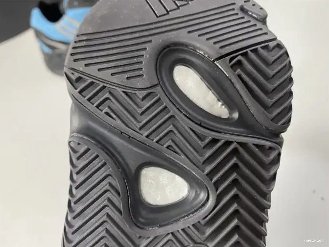 Boost Cyan' MNVN ADIDAS Yeezy GZ3079 'Bright 700 0702